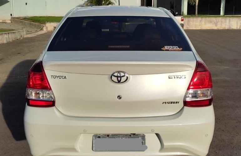 Toyota Etios Sedan Platinum 1.5 (Flex) (Aut) - Foto #1