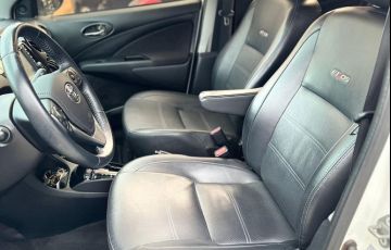 Toyota Etios Sedan Platinum 1.5 (Flex) (Aut) - Foto #5