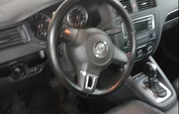 Volkswagen Jetta 2.0 Comfortline Tiptronic (Flex) - Foto #2
