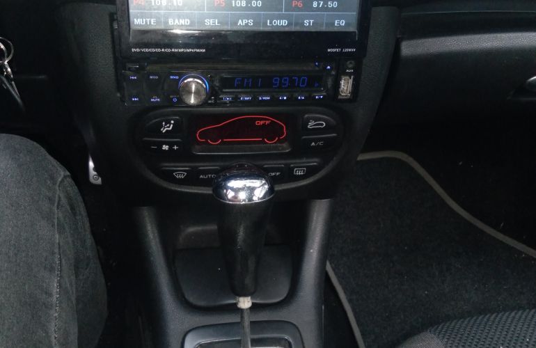 Peugeot 207 Hatch XS 1.6 16V (flex) (aut) - Foto #7
