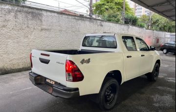 Toyota Hilux 2.8 D-4d Turbo CD Power Pack 4x4 - Foto #4