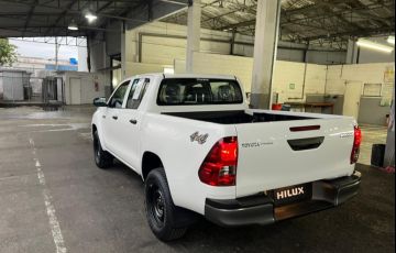 Toyota Hilux 2.8 D-4d Turbo CD Power Pack 4x4 - Foto #5