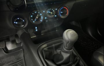 Toyota Hilux 2.8 D-4d Turbo CD Power Pack 4x4 - Foto #9