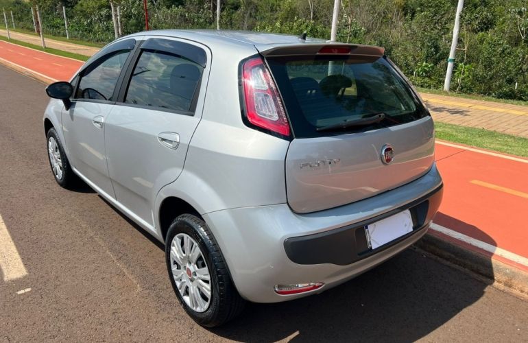 Fiat Punto Essence 1.6 16V (Flex) - Foto #5