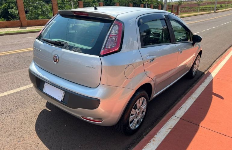 Fiat Punto Essence 1.6 16V (Flex) - Foto #6