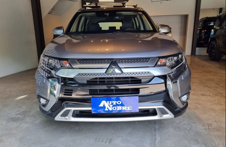 Mitsubishi Outlander 3.0 Mivec V6 Hpe-s Awd - Foto #2