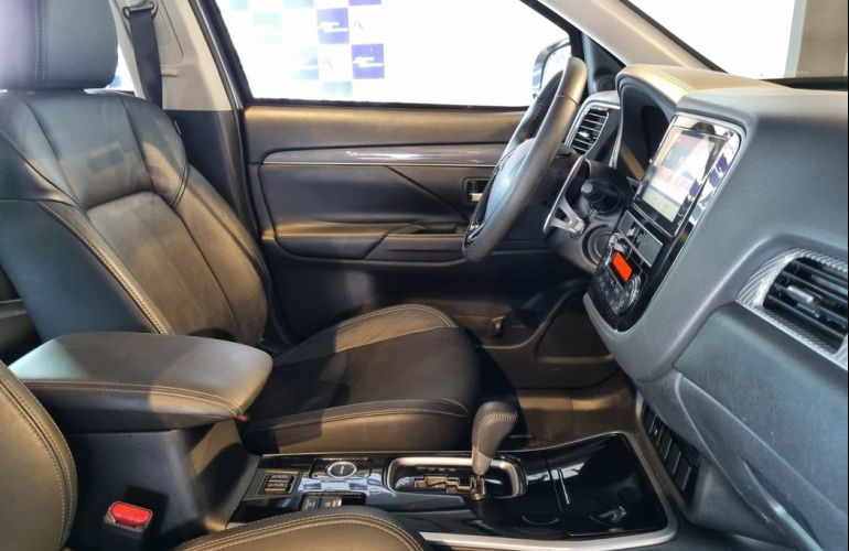 Mitsubishi Outlander 3.0 Mivec V6 Hpe-s Awd - Foto #10
