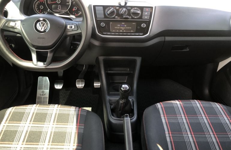 Volkswagen up! 1.0 TSI Connect - Foto #8