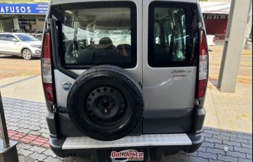 Fiat Doblò Adventure 1.8 8V - Foto #5