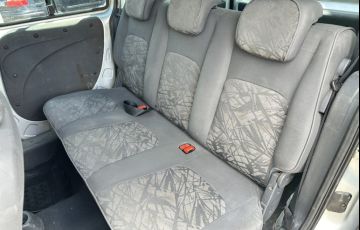 Fiat Doblò Adventure 1.8 8V - Foto #7