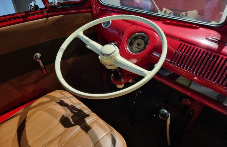Volkswagen Kombi 1.5 Luxo 8v - Foto #9