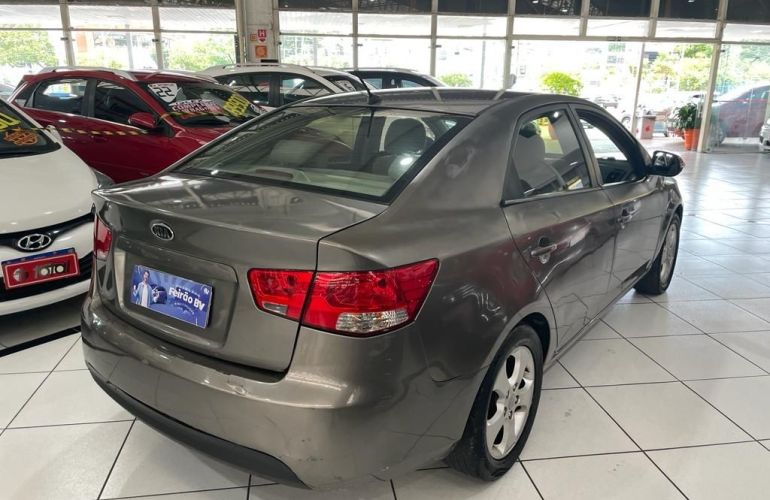 Kia Cerato 1.6 Ex3 Sedan 16v - Foto #2