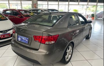 Kia Cerato 1.6 Ex3 Sedan 16v - Foto #2
