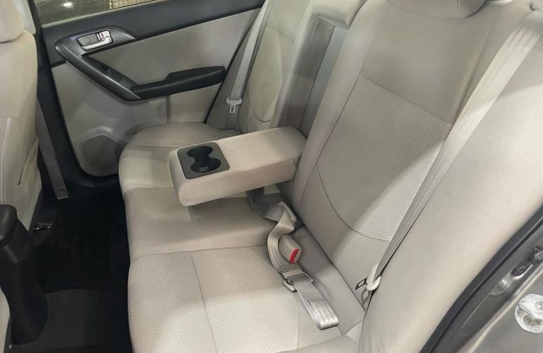 Kia Cerato 1.6 Ex3 Sedan 16v - Foto #9