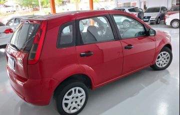 Ford Fiesta Hatch 1.0 - Foto #4
