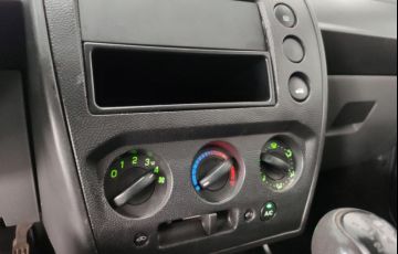 Ford Fiesta Hatch 1.0 - Foto #10