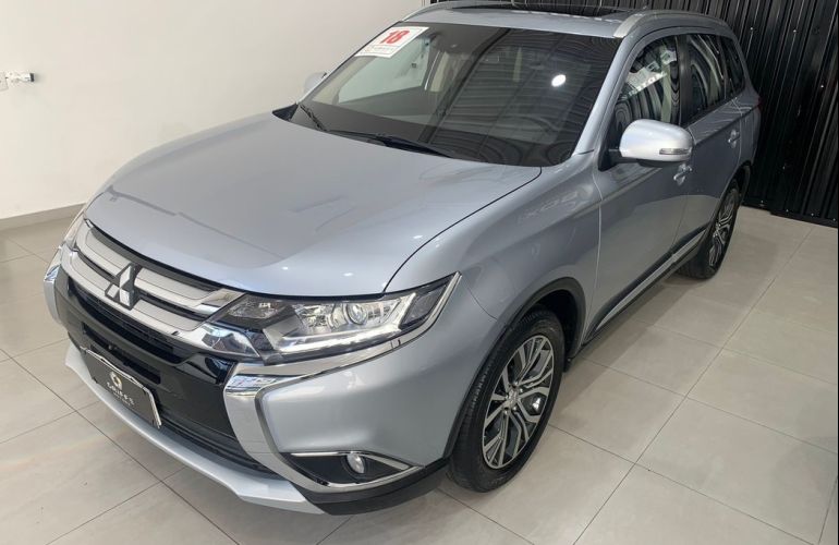 Mitsubishi Outlander 2.0 Comfort 16v - Foto #2