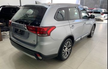 Mitsubishi Outlander 2.0 Comfort 16v - Foto #4