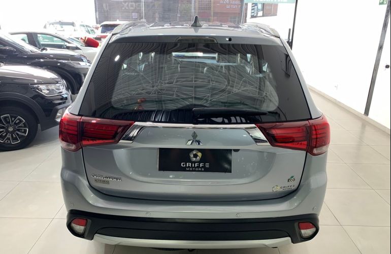 Mitsubishi Outlander 2.0 Comfort 16v - Foto #5