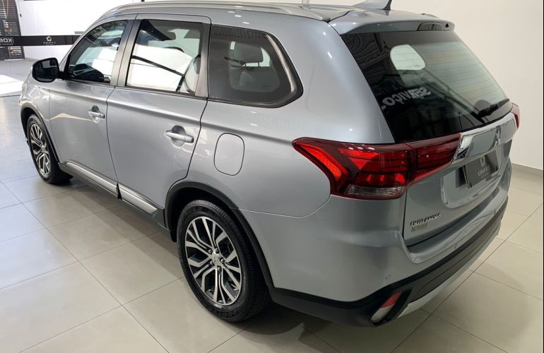 Mitsubishi Outlander 2.0 Comfort 16v - Foto #6