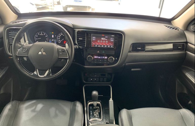 Mitsubishi Outlander 2.0 Comfort 16v - Foto #8