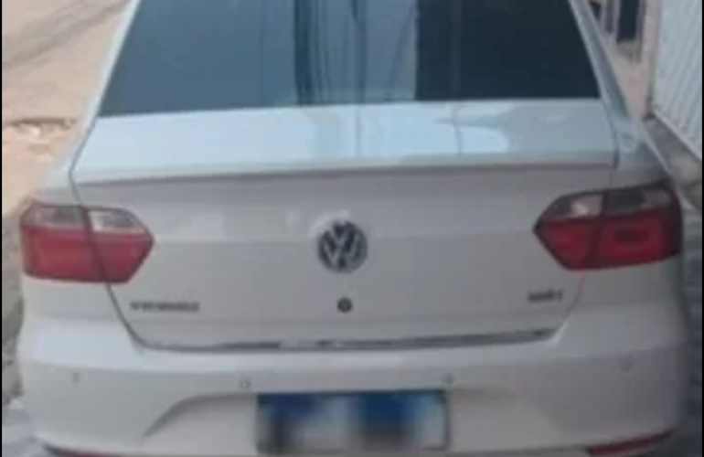 Volkswagen Voyage 1.6 VHT Comfortline I-Motion (Flex) - Foto #4