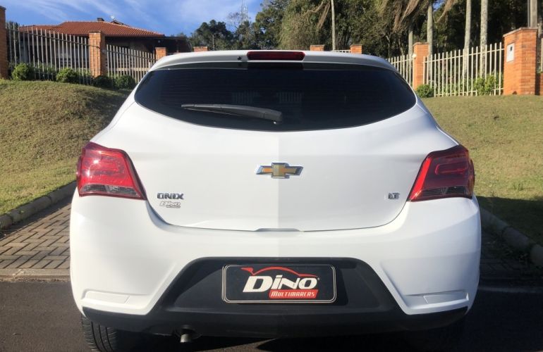 Chevrolet Onix 1.0 LT - Foto #5