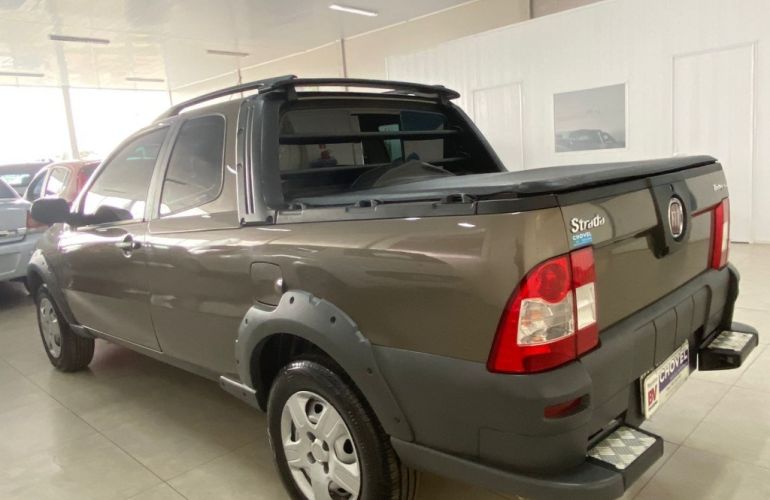 Fiat Strada Working 1.4 (Flex) (Cabine Dupla) - Foto #6