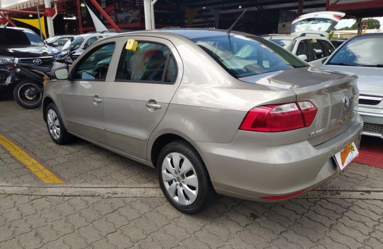 Volkswagen Voyage (G6) Comfortline 1.6 (Flex) - Foto #4