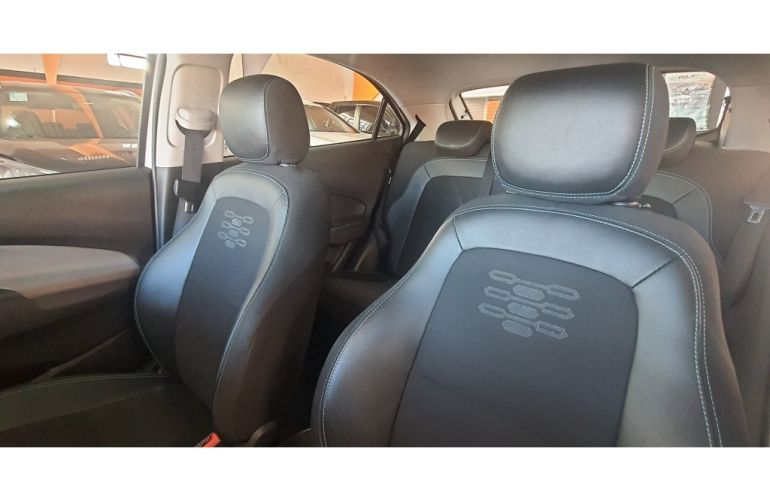 Chevrolet Onix 1.0 LT (Flex) - Foto #10