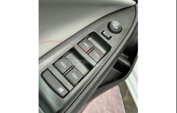 Chevrolet Onix 1.0 Turbo Premier (Aut) - Foto #10