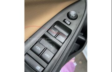 Chevrolet Onix 1.0 Turbo Premier (Aut) - Foto #8