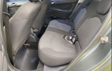 Peugeot 207 Hatch XR 1.4 8V (flex) 4p - Foto #4
