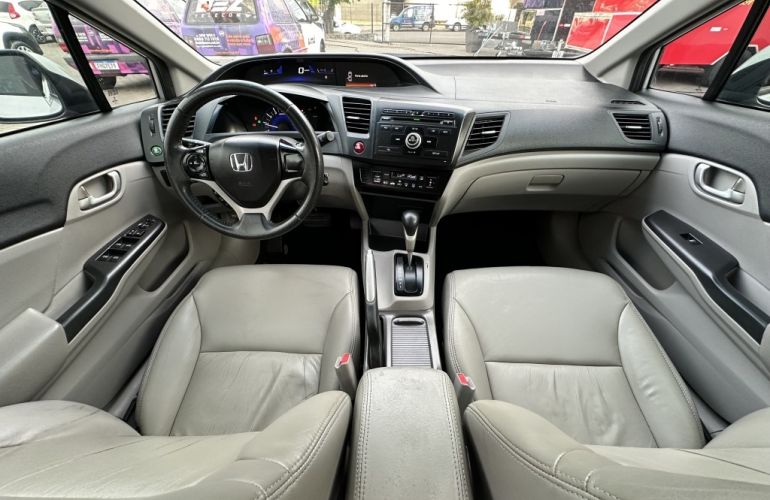 Honda Civic LXS 1.8 i-VTEC (Aut) (Flex) - Foto #6