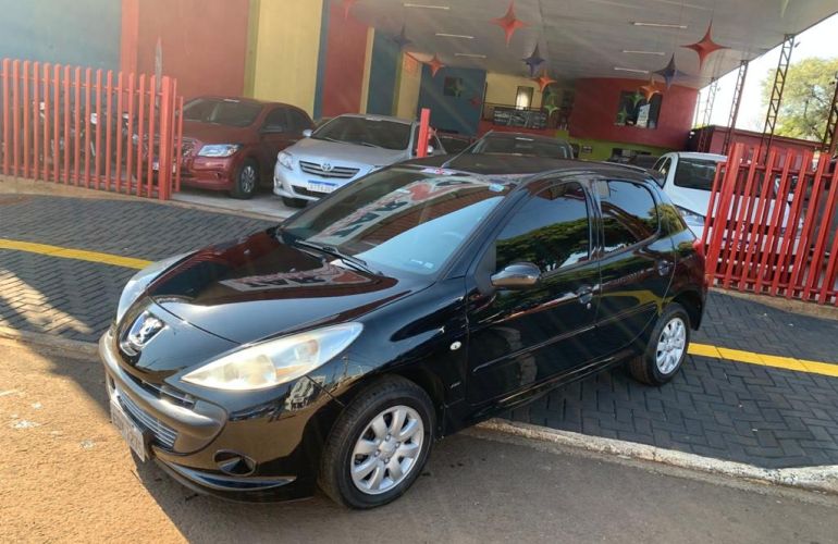 Peugeot 207 Hatch XR 1.4 8V (flex) 4p - Foto #2