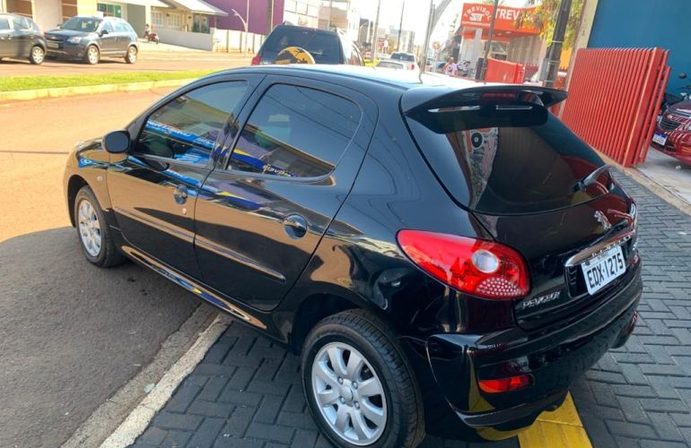 Peugeot 207 Hatch XR 1.4 8V (flex) 4p - Foto #5