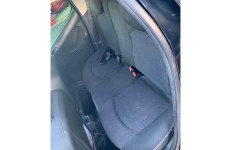 Peugeot 207 Hatch XR 1.4 8V (flex) 4p - Foto #9