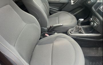 Chevrolet Onix 1.0 LT (Flex) - Foto #4