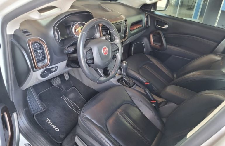 Fiat Toro Volcano 2.0 diesel AT9 4x4 - Foto #8