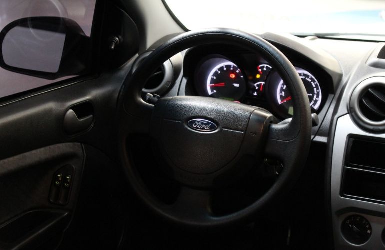 Ford Fiesta 1.6 SE Hatch 16v - Foto #7