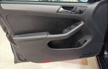 Volkswagen Jetta 2.0 TSi Highline 200cv - Foto #4