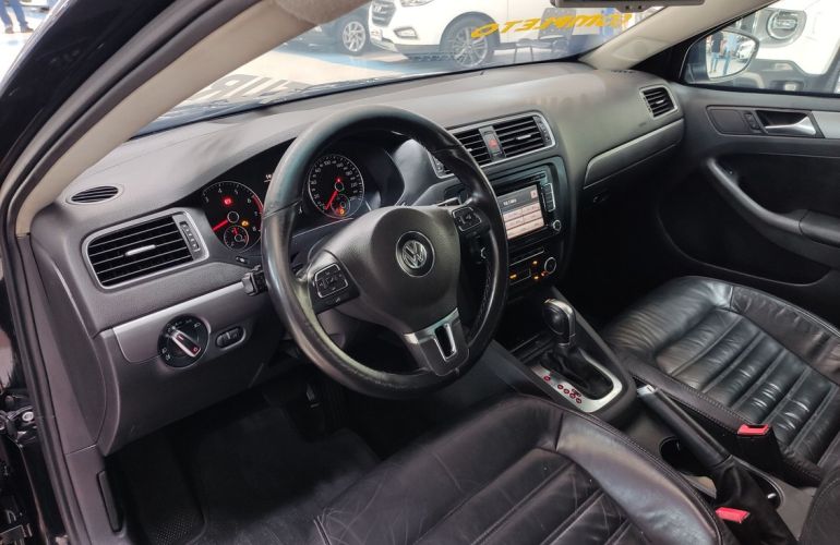 Volkswagen Jetta 2.0 TSi Highline 200cv - Foto #8