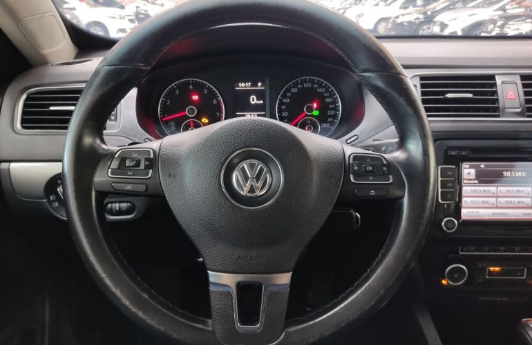 Volkswagen Jetta 2.0 TSi Highline 200cv - Foto #10
