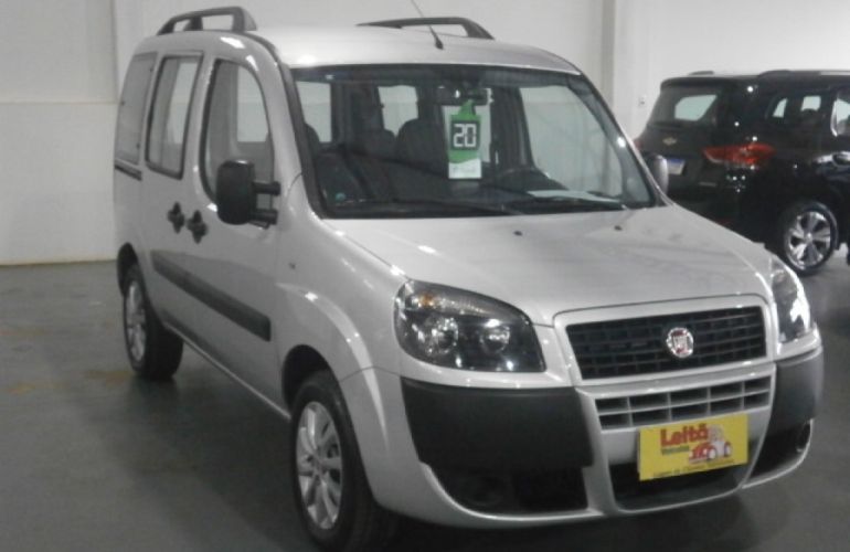 Fiat Doblò Essence 1.8 7L (Flex) - Foto #1
