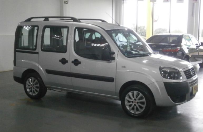 Fiat Doblò Essence 1.8 7L (Flex) - Foto #4