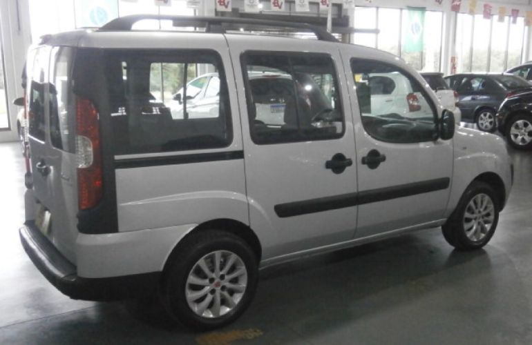 Fiat Doblò Essence 1.8 7L (Flex) - Foto #5