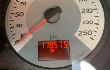 Renault Clio Sedan Privilége 1.6 16V (flex) - Foto #9