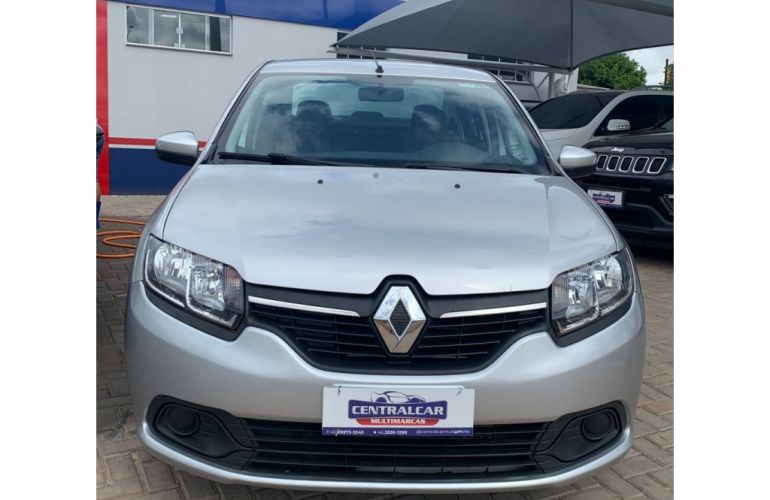 Renault Logan Expression 1.0 16V (Flex) - Foto #2