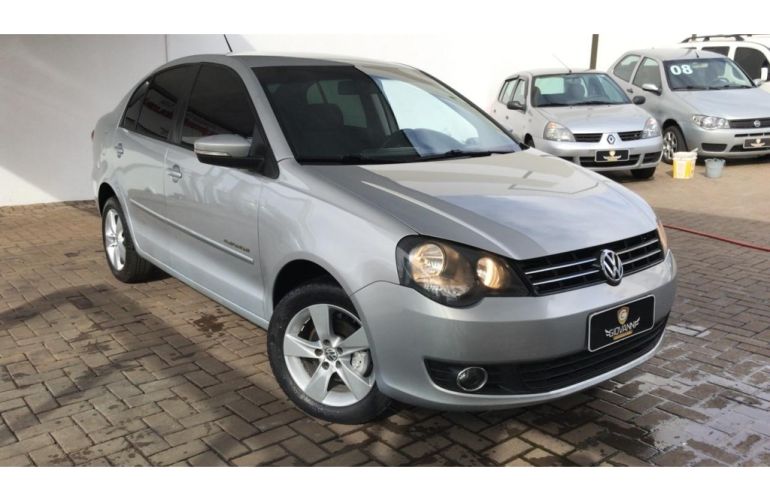 Volkswagen Polo Sedan Comfortline 1.6 8V (Flex) - Foto #1