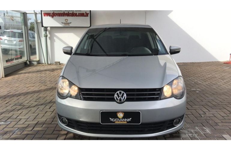 Volkswagen Polo Sedan Comfortline 1.6 8V (Flex) - Foto #4